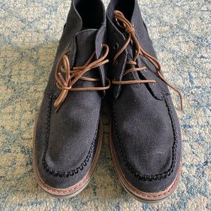 Tom’s Men’s slip on shoes